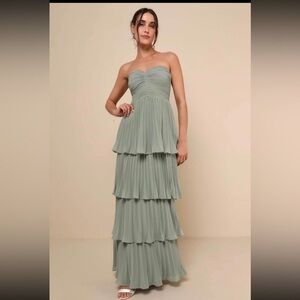 Lulu’s sage green size medium tiered dress brand new